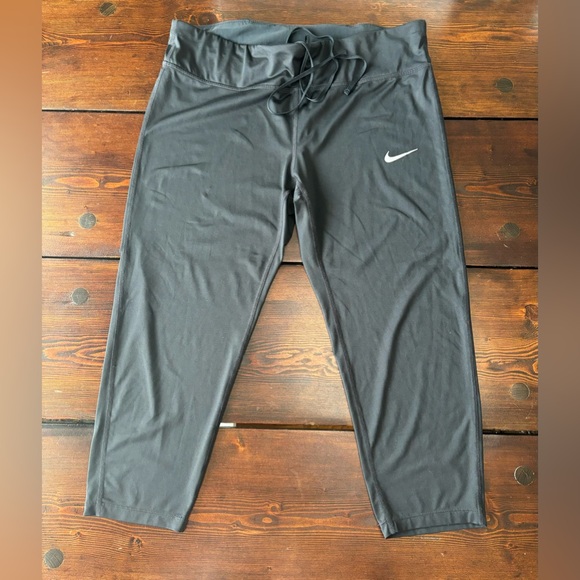 Nike Pants - Nike Dri Fit Cropped Leggings Womens Size 1X Black Yoga Stretch Gym Running